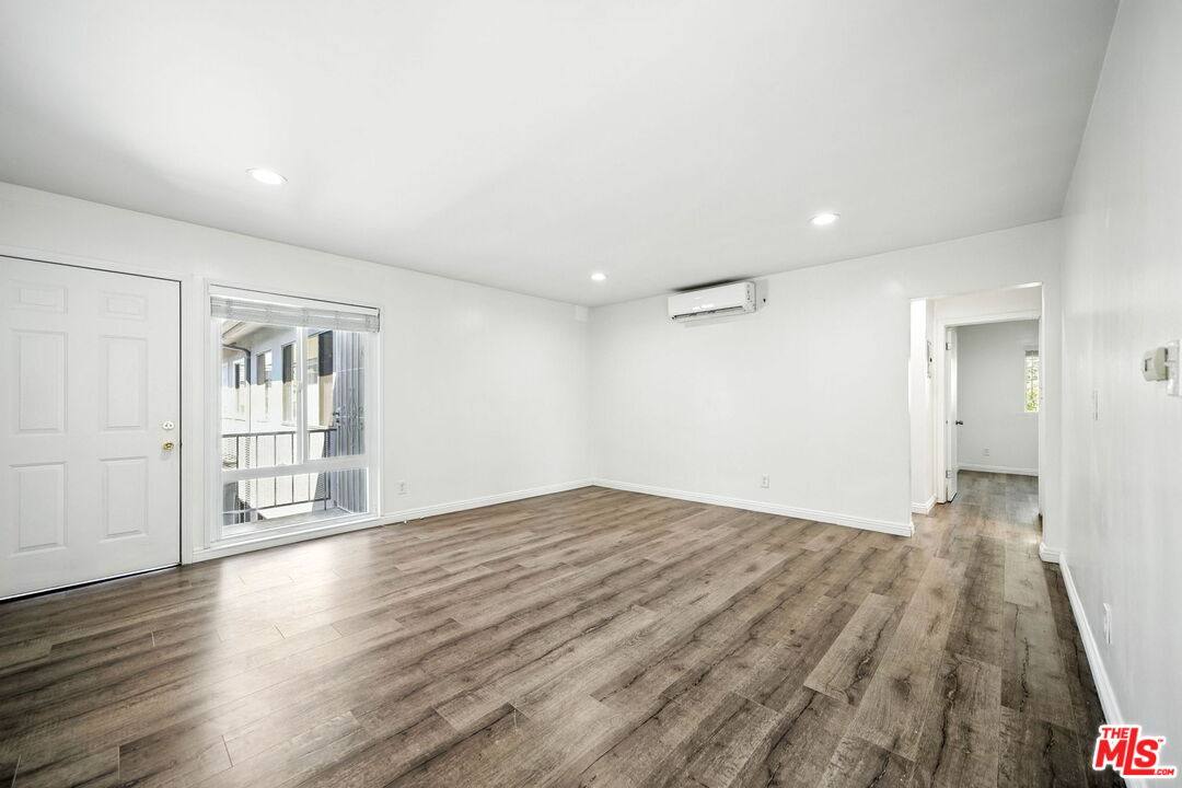 Apartment for rent at 510 Pacific Ave #510-7, Venice, CA 90291