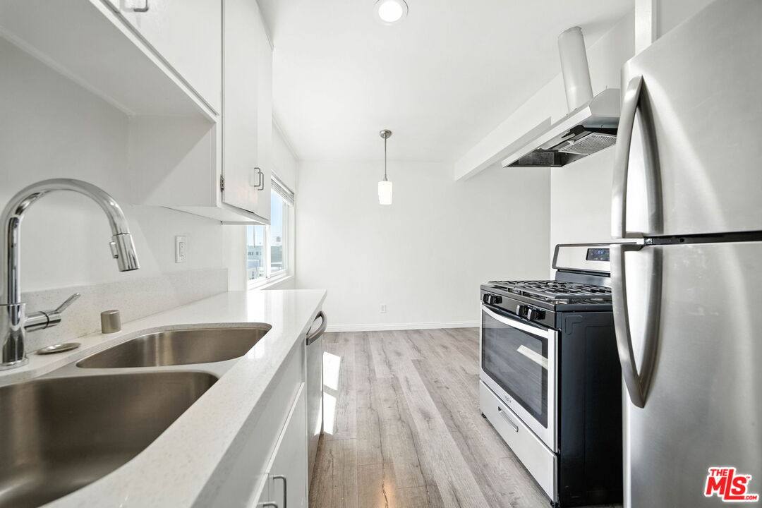 Apartment for rent at 510 Pacific Ave #510-7, Venice, CA 90291