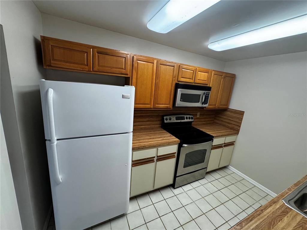 Townhouse for rent at 2902 Ash Dr, Leesburg, FL 34748