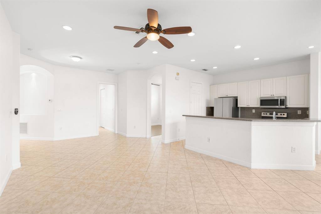 Townhouse for rent at 8238 NW 128th Lane, Pompano Beach, FL 33076