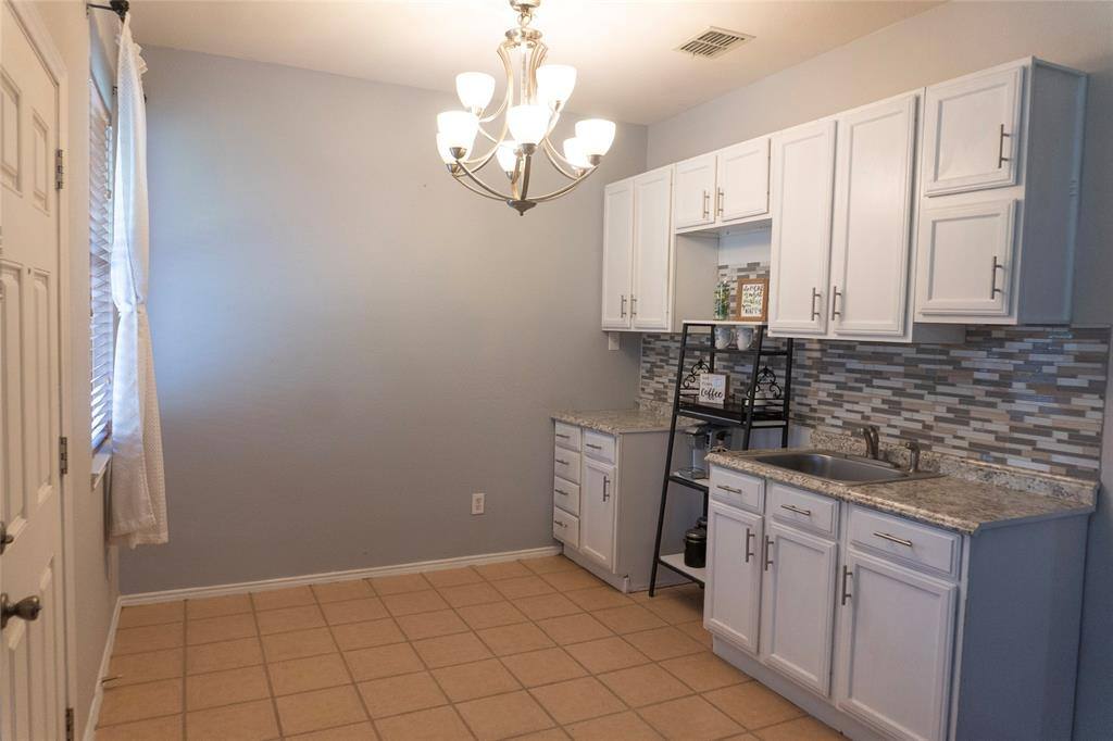 Apartment for rent at 10120 Sourwood Dr, Keller, TX 76244