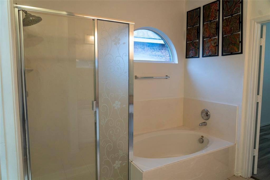 Apartment for rent at 10120 Sourwood Dr, Keller, TX 76244