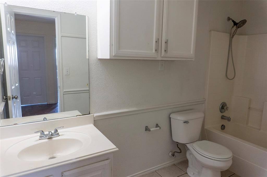 Apartment for rent at 10120 Sourwood Dr, Keller, TX 76244