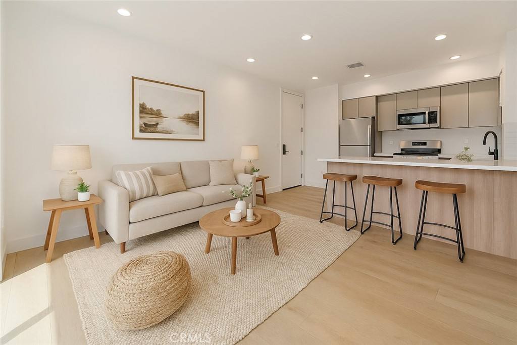 Apartment for rent at 7510 Sepulveda Blvd #304, Van Nuys, CA 91405