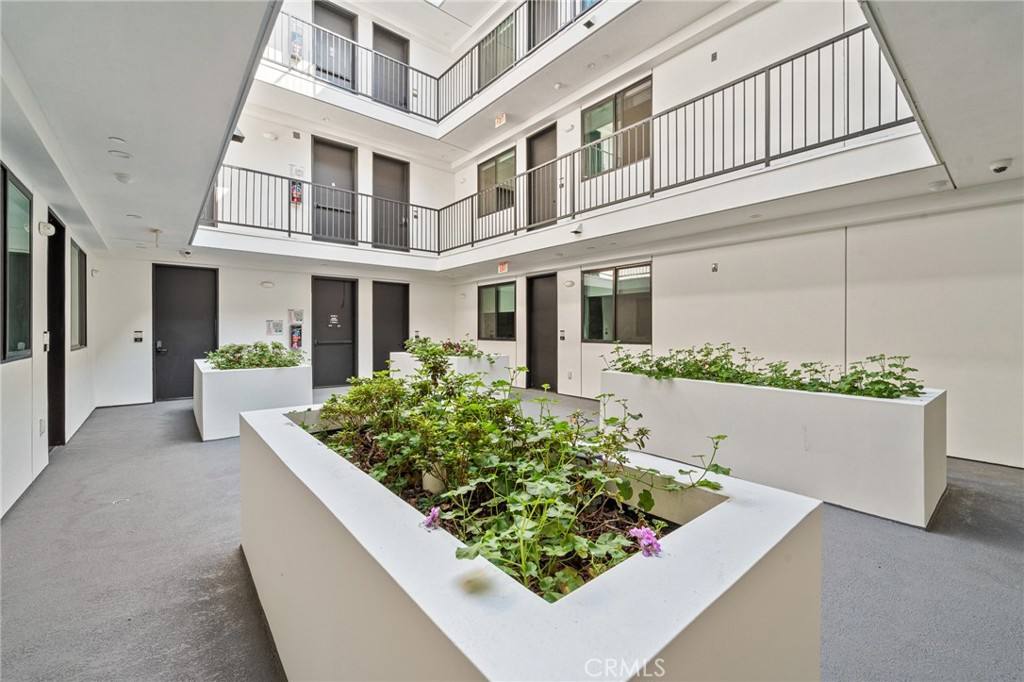 Apartment for rent at 7510 Sepulveda Blvd #304, Van Nuys, CA 91405