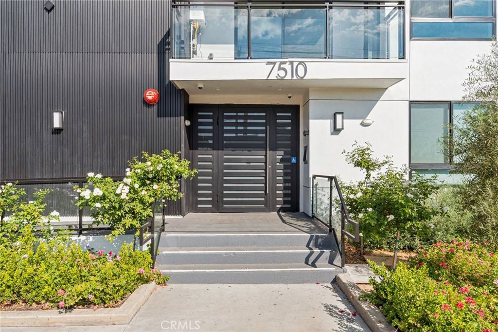 Apartment for rent at 7510 Sepulveda Blvd #304, Van Nuys, CA 91405