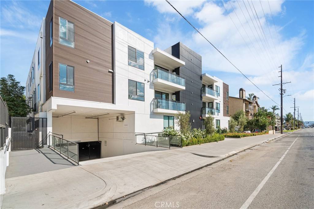 Apartment for rent at 7510 Sepulveda Blvd #304, Van Nuys, CA 91405