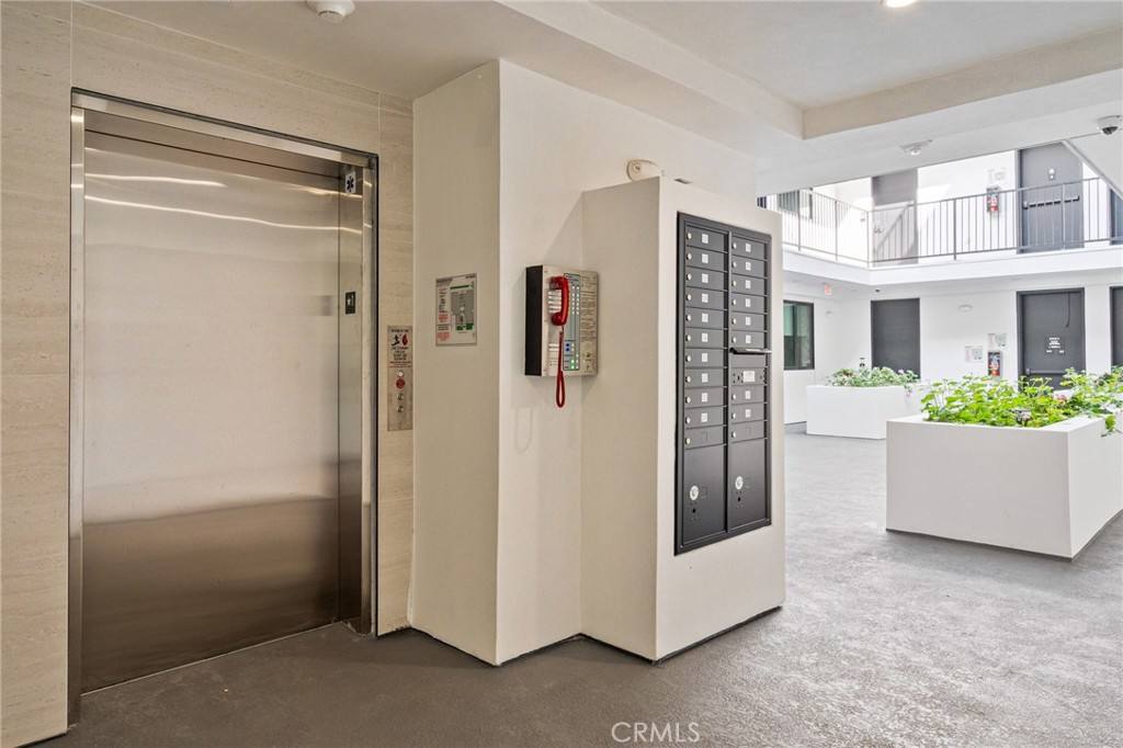 Apartment for rent at 7510 Sepulveda Blvd #304, Van Nuys, CA 91405