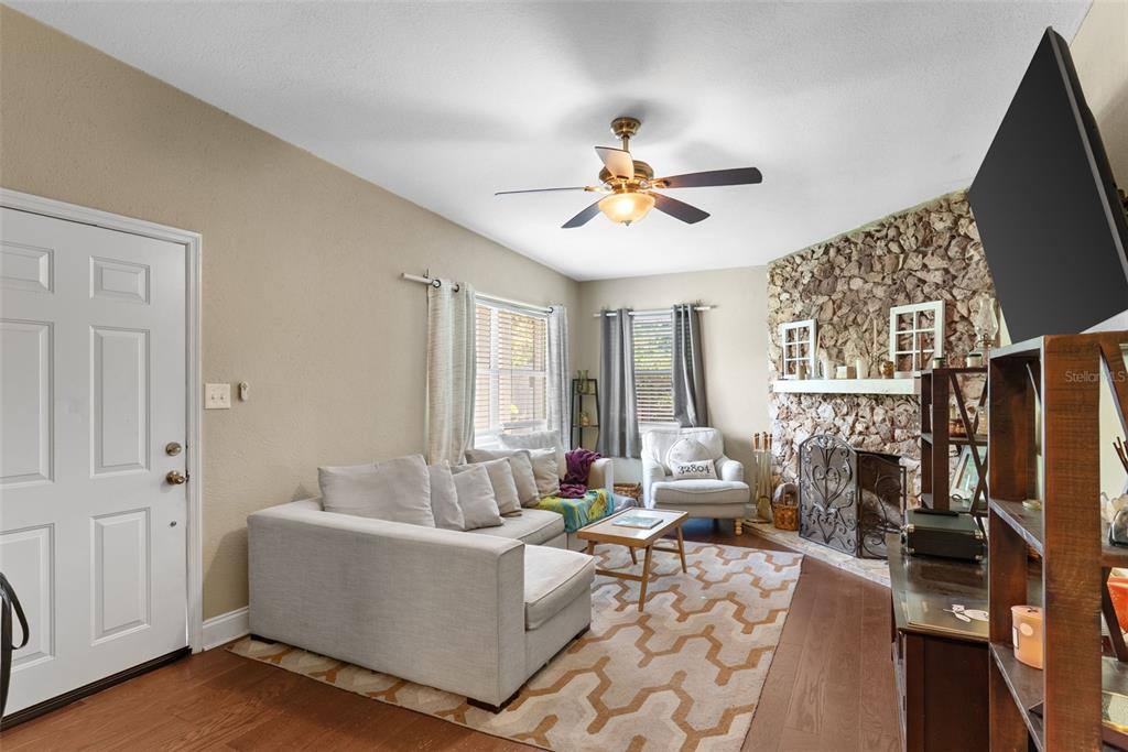 Apartment for rent at 719 Carew Ave #719, Orlando, FL 32804