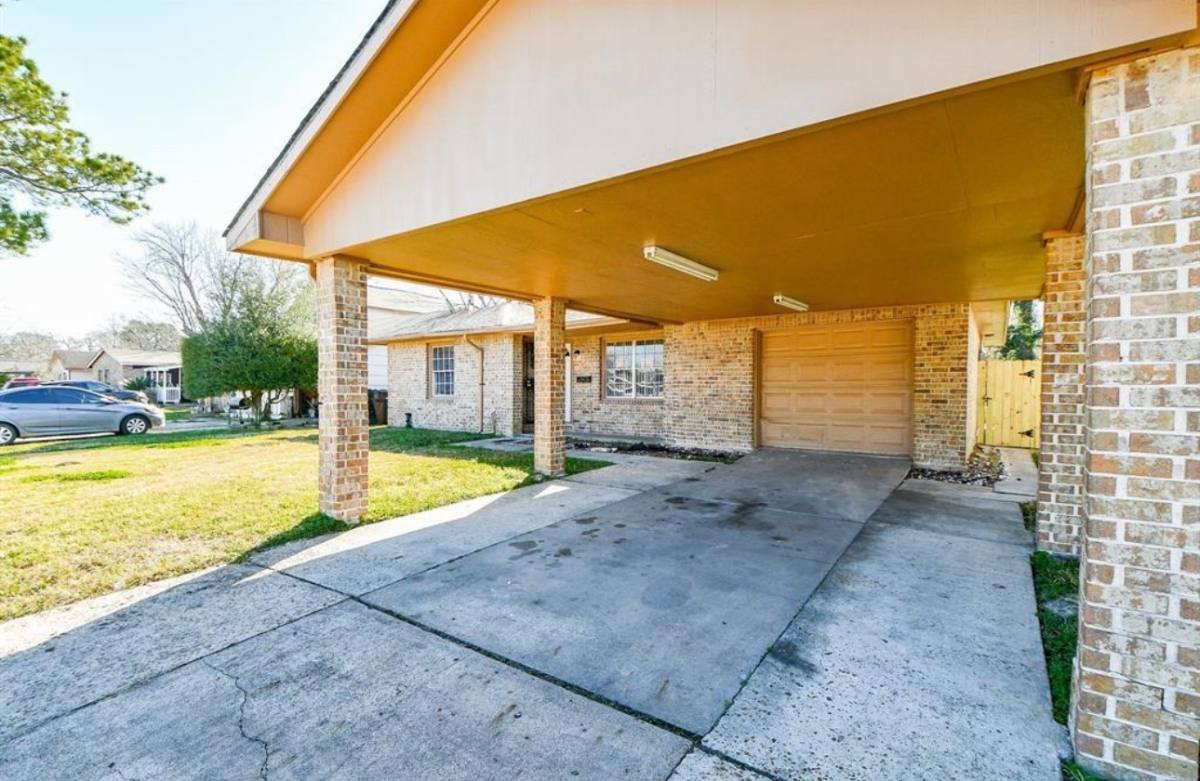 Apartment for rent at 5510 Ricky St, Houston, TX 77033