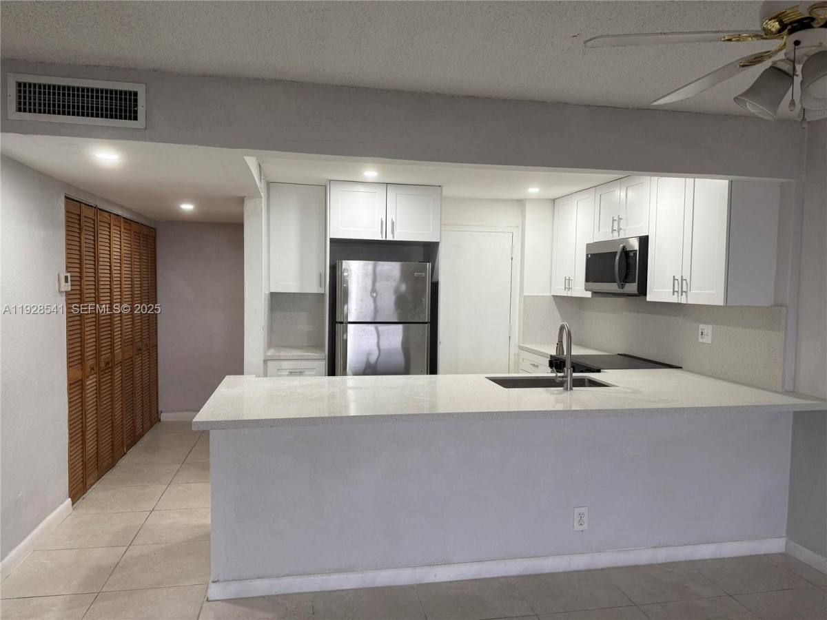 Condo for rent at 9001 SW 77th Ave #9001C709, Miami, FL 33156