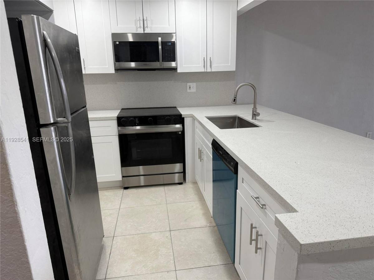 Condo for rent at 9001 SW 77th Ave #9001C709, Miami, FL 33156