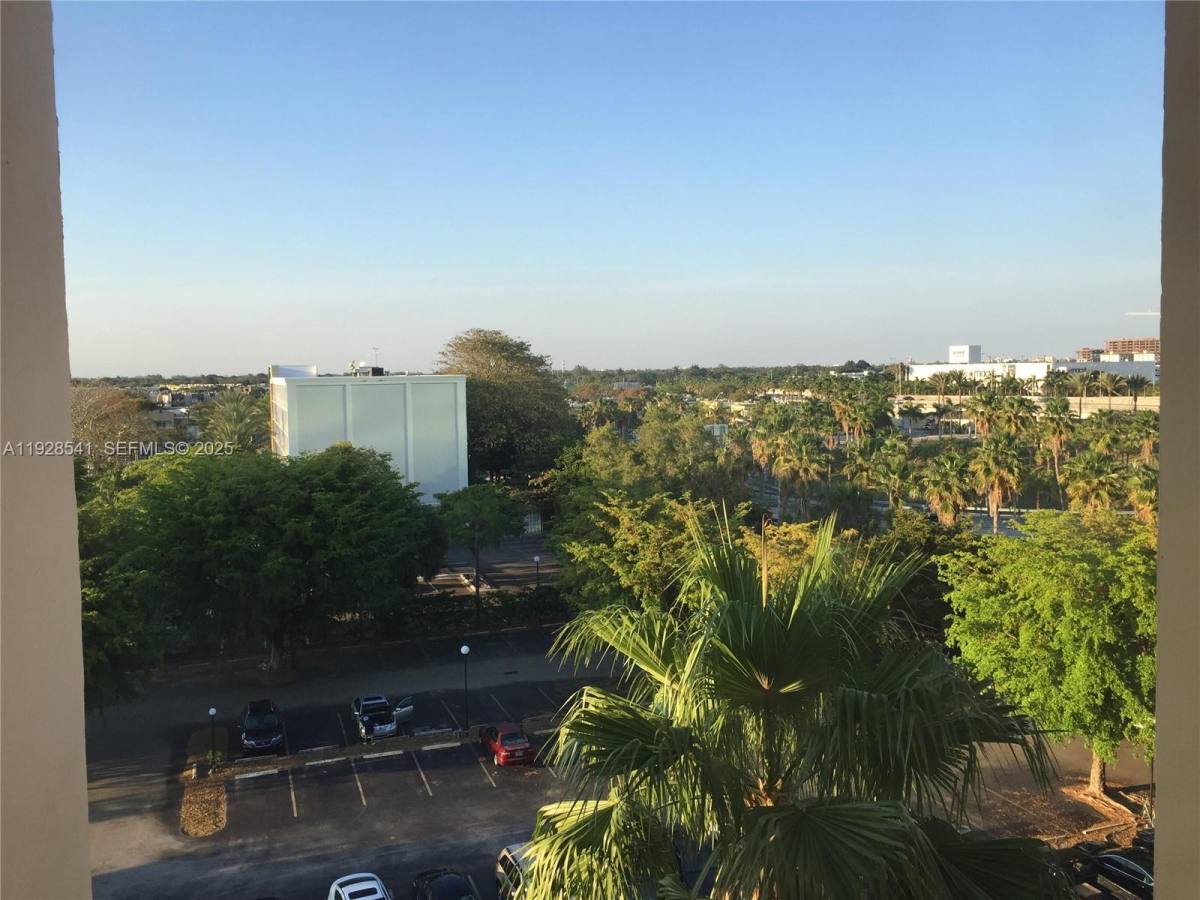 Condo for rent at 9001 SW 77th Ave #9001C709, Miami, FL 33156