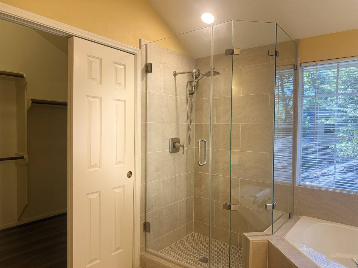 Apartment for rent at 111 S Dreamweaver Circle #111, Spring, TX 77380