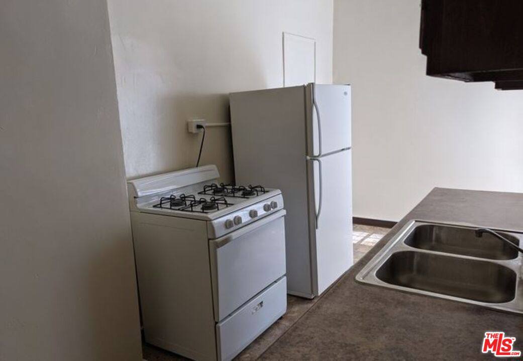 Apartment for rent at 665 S Cochran Ave #104, Los Angeles, CA 90036