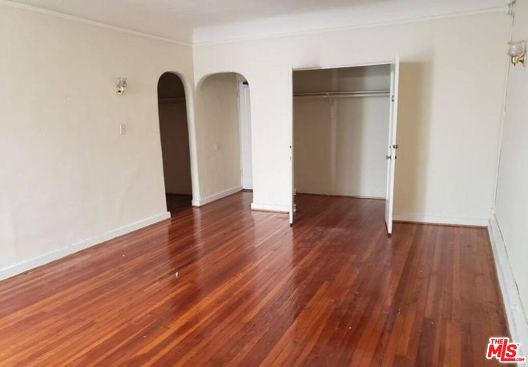 Apartment for rent at 665 S Cochran Ave #104, Los Angeles, CA 90036