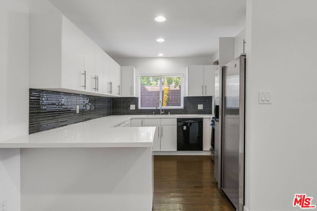 Condo for rent at 1055 S Bedford St #2, Los Angeles, CA 90035
