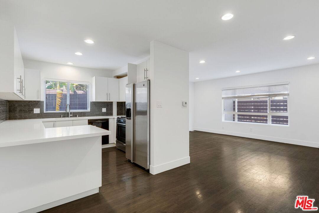 Condo for rent at 1055 S Bedford St #2, Los Angeles, CA 90035