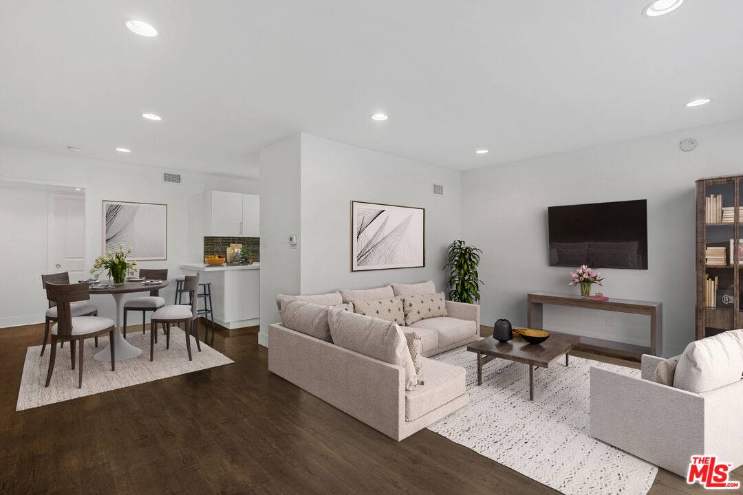 Condo for rent at 1055 S Bedford St #2, Los Angeles, CA 90035