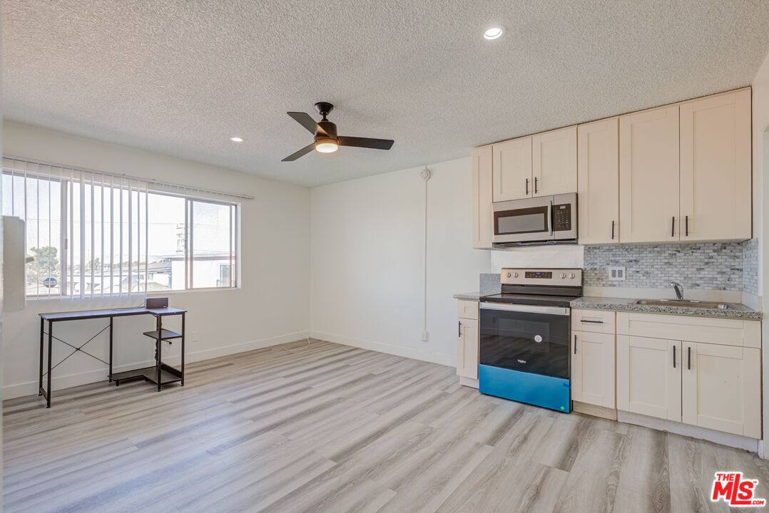 Apartment for rent at 305 E Plymouth St #305A, Inglewood, CA 90302