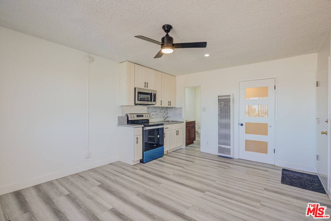 Apartment for rent at 305 E Plymouth St #305A, Inglewood, CA 90302
