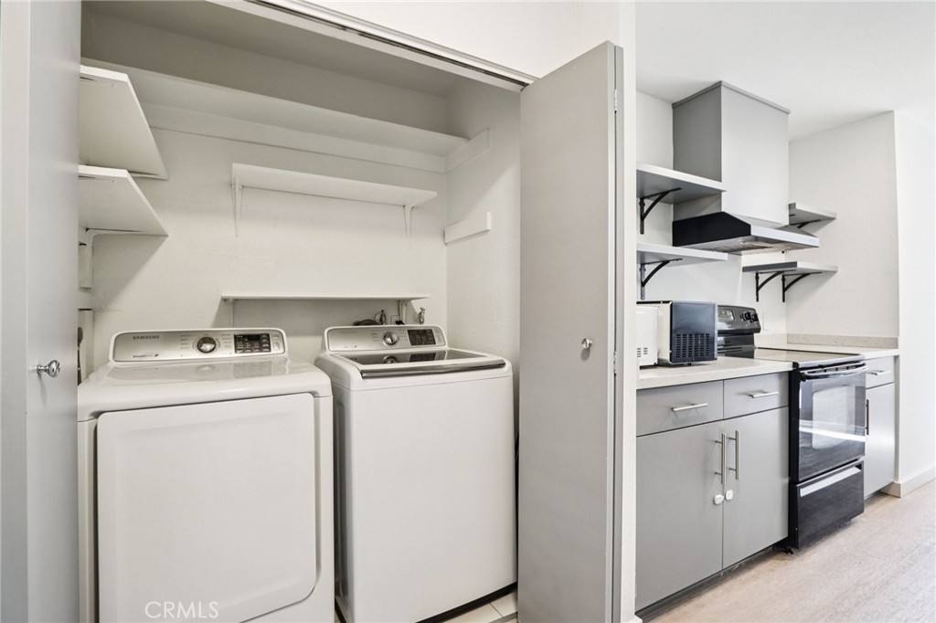 Condo for rent at 403 N Oakhurst Dr #204, Beverly Hills, CA 90210