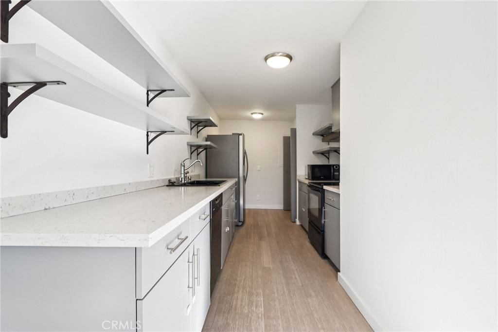 Condo for rent at 403 N Oakhurst Dr #204, Beverly Hills, CA 90210