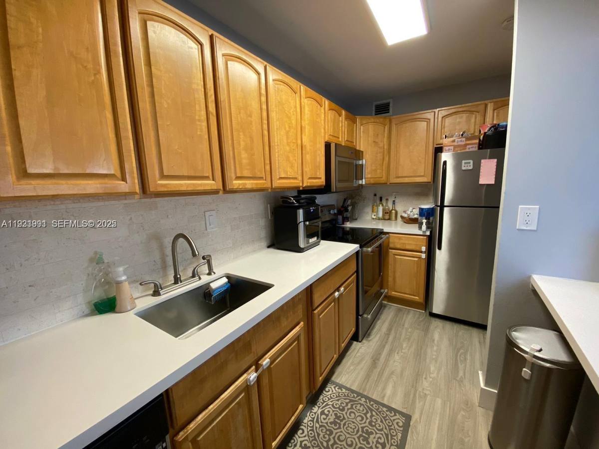 Apartment for rent at 455 S Pine Island Rd #455307C, Fort Lauderdale, FL 33324
