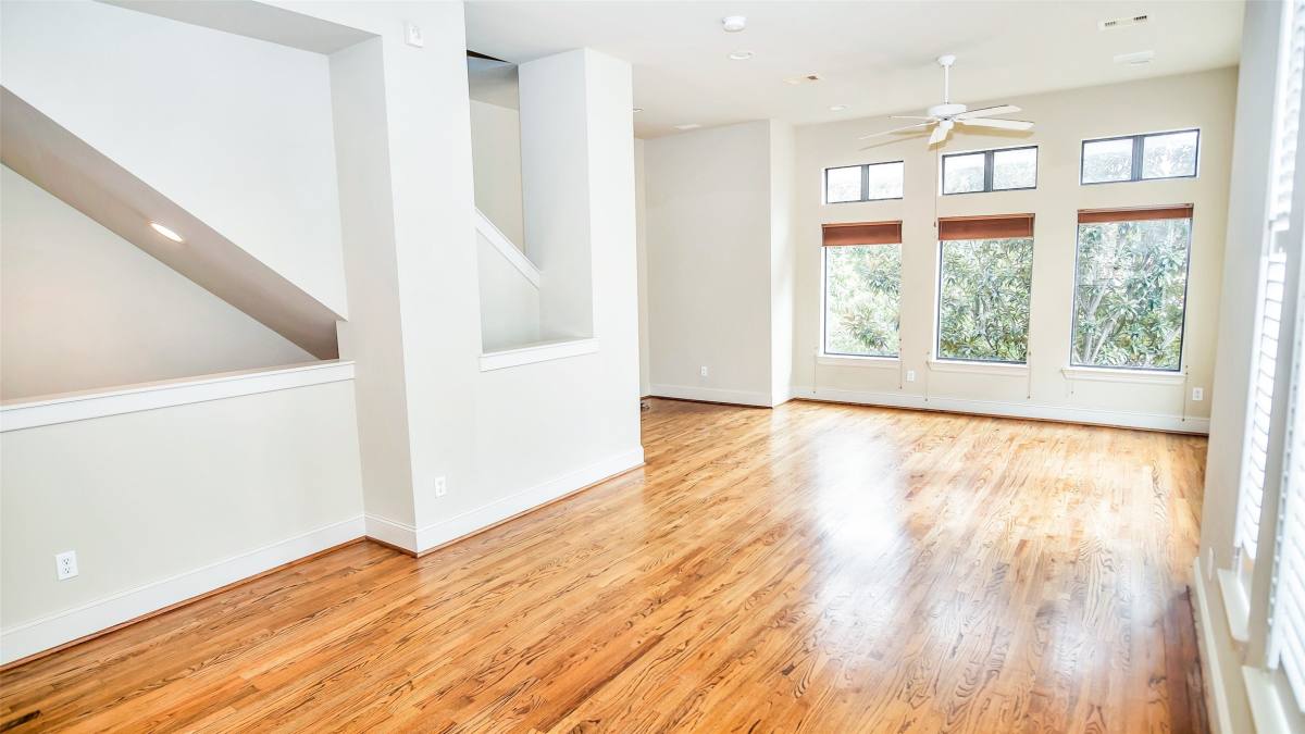 Apartment for rent at 1611 Silver St, Houston, TX 77007