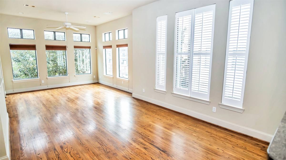 Apartment for rent at 1611 Silver St, Houston, TX 77007