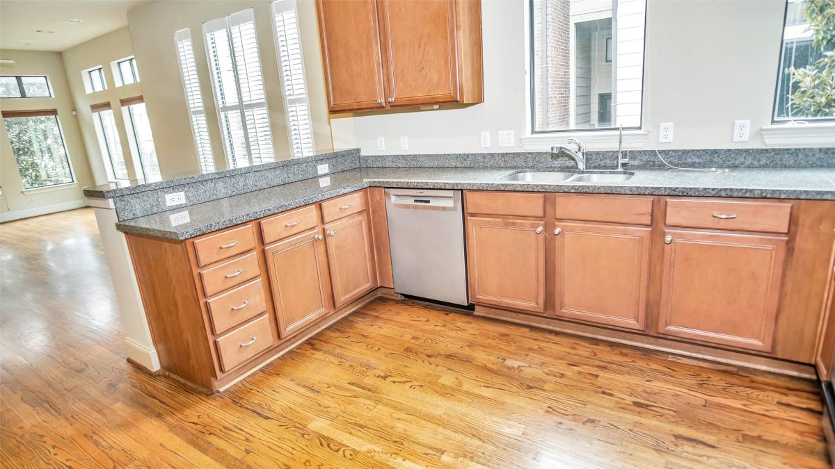 Apartment for rent at 1611 Silver St, Houston, TX 77007