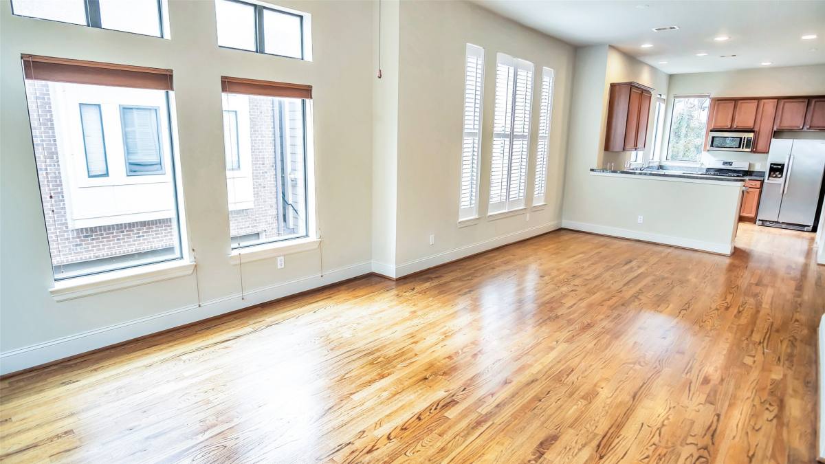 Apartment for rent at 1611 Silver St, Houston, TX 77007