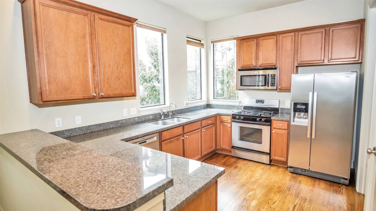 Apartment for rent at 1611 Silver St, Houston, TX 77007
