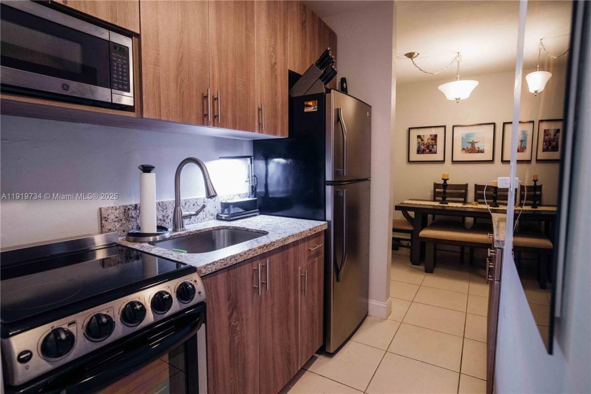 Condo for rent at 7901 SW 64th Ave #6, Miami, FL 33143