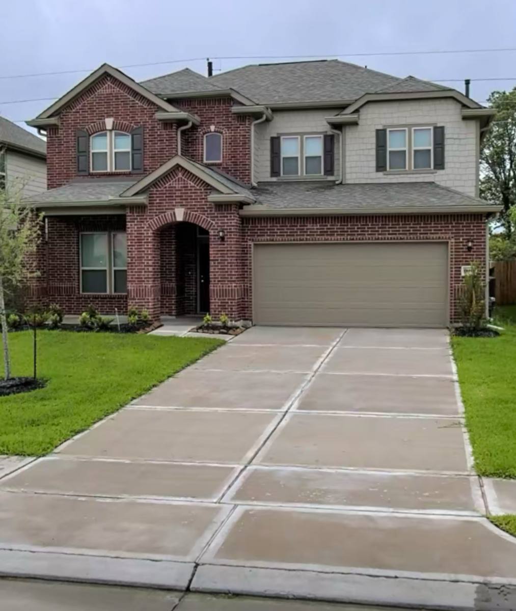 Apartment for rent at 14112 Harmony Ridge Trail, Pearland, TX 77584