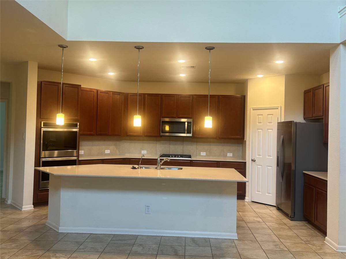 Apartment for rent at 14112 Harmony Ridge Trail, Pearland, TX 77584