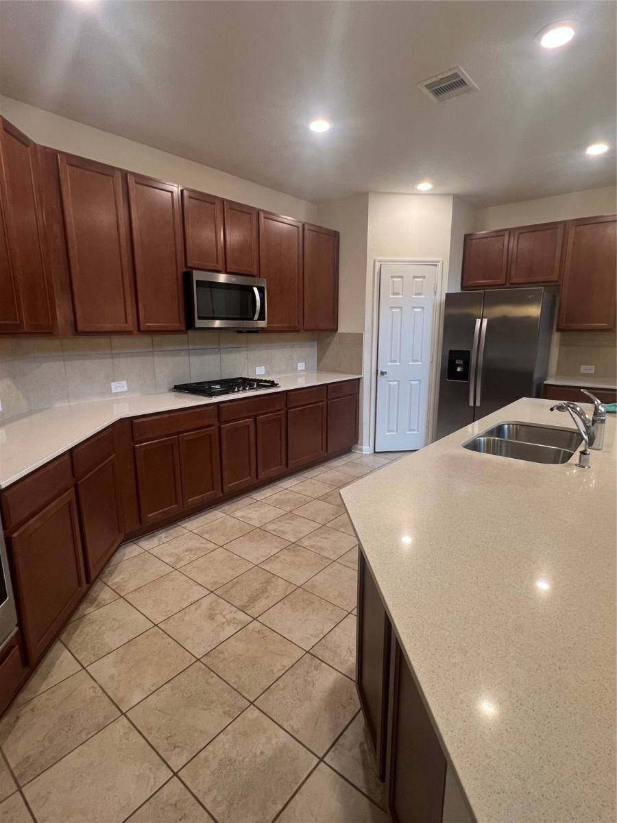 Apartment for rent at 14112 Harmony Ridge Trail, Pearland, TX 77584