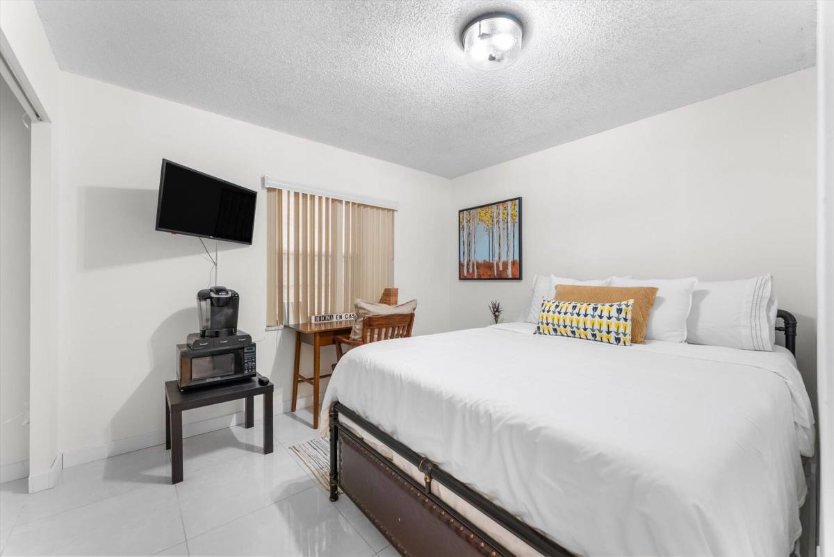Apartment for rent at 7500 NW 30th Place #123, Fort Lauderdale, FL 33313