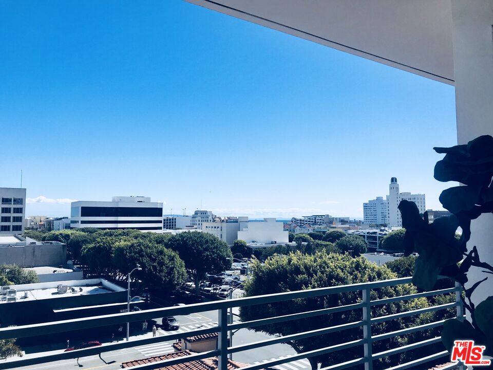 Apartment for rent at 1241 5th St #308, Santa Monica, CA 90401