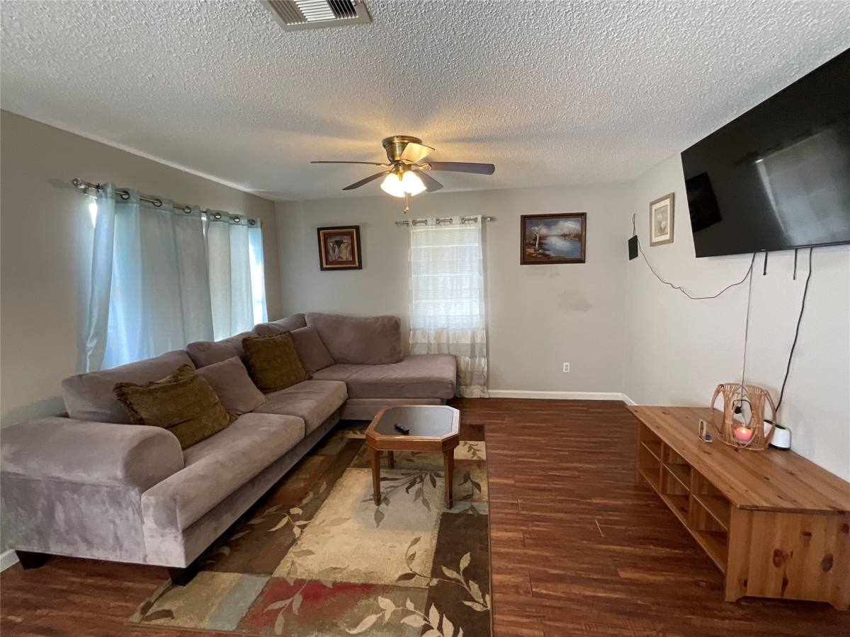 Apartment for rent at 2515 Harris St, Baytown, TX 77521