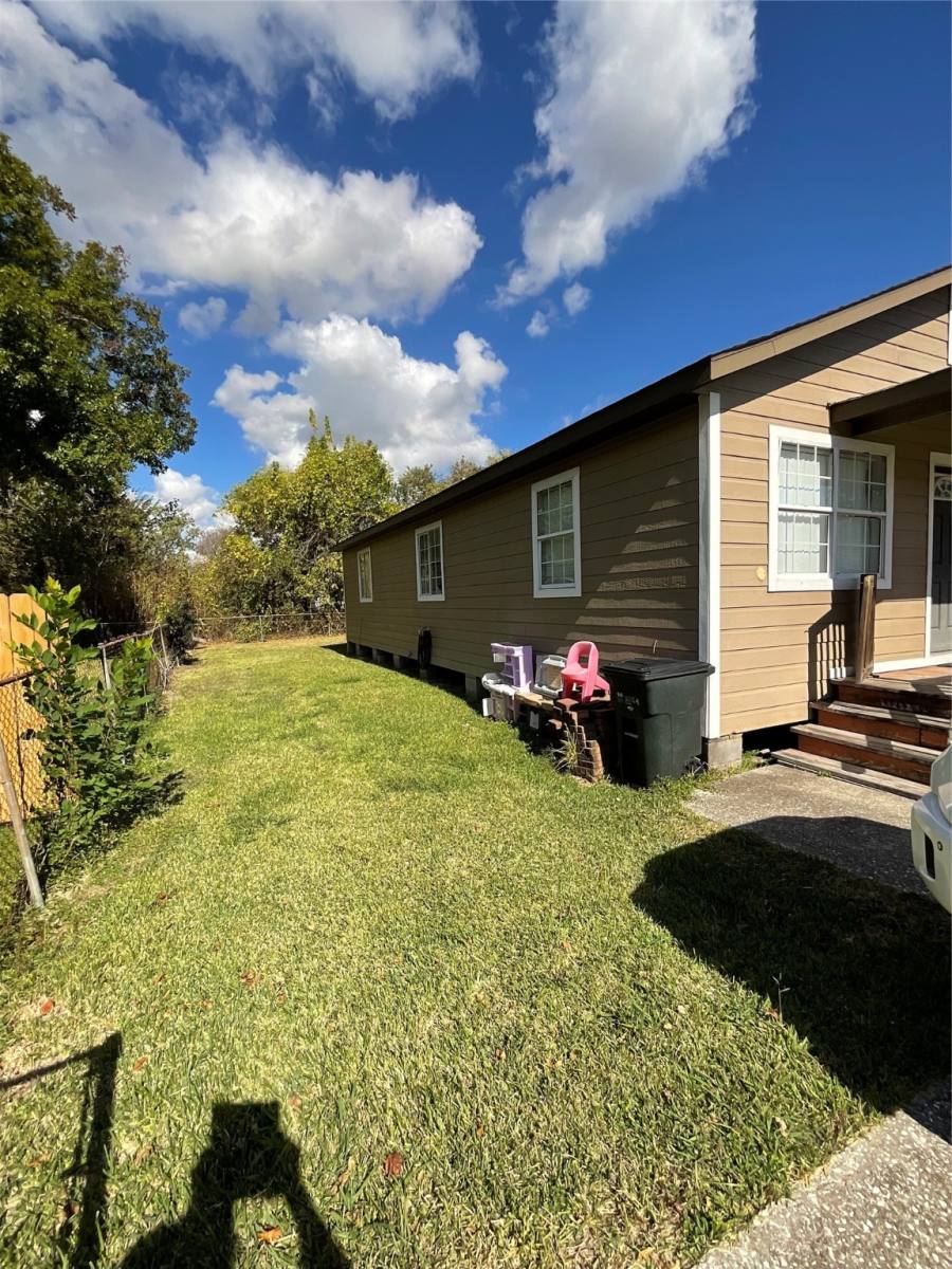 Apartment for rent at 2515 Harris St, Baytown, TX 77521