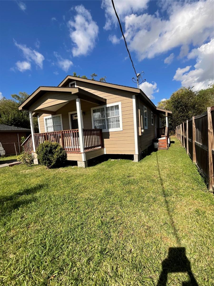 Apartment for rent at 2515 Harris St, Baytown, TX 77521