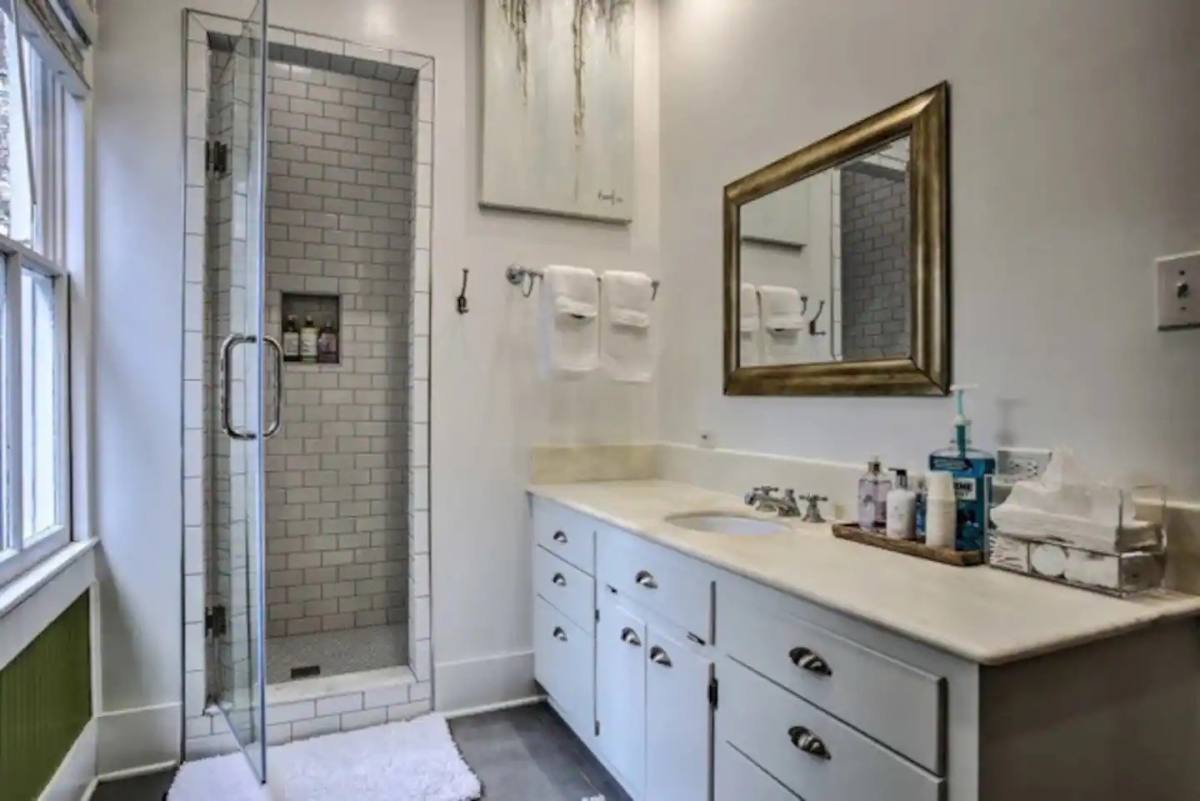 Apartment for rent at 1124 Church St, Galveston, TX 77550
