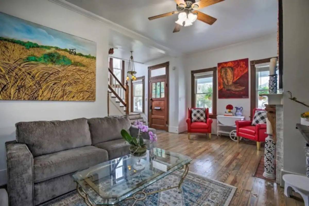 Apartment for rent at 1124 Church St, Galveston, TX 77550