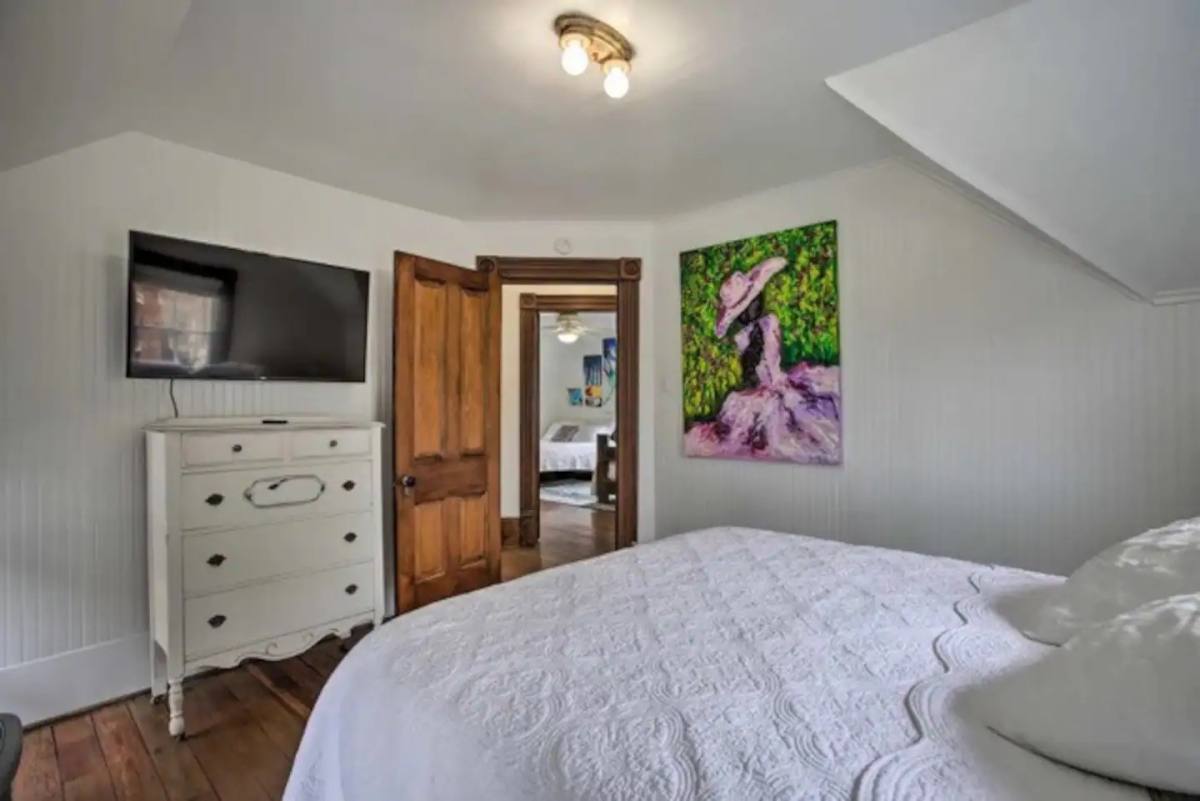 Apartment for rent at 1124 Church St, Galveston, TX 77550
