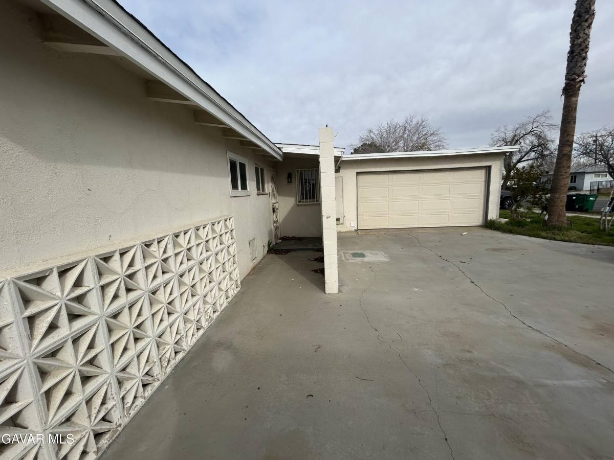 Apartment for rent at 44021 3rd St E, Lancaster, CA 93535