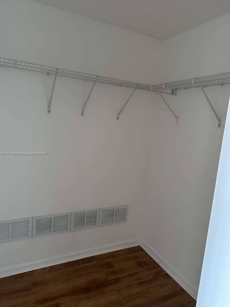 Apartment for rent at 18800 NE 29th Ave #913, Miami, FL 33180