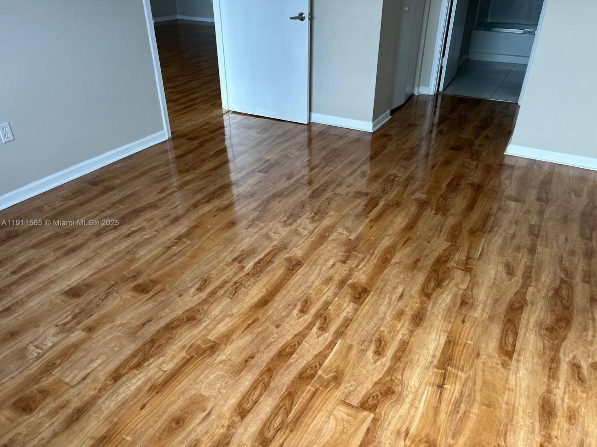 Apartment for rent at 18800 NE 29th Ave #913, Miami, FL 33180