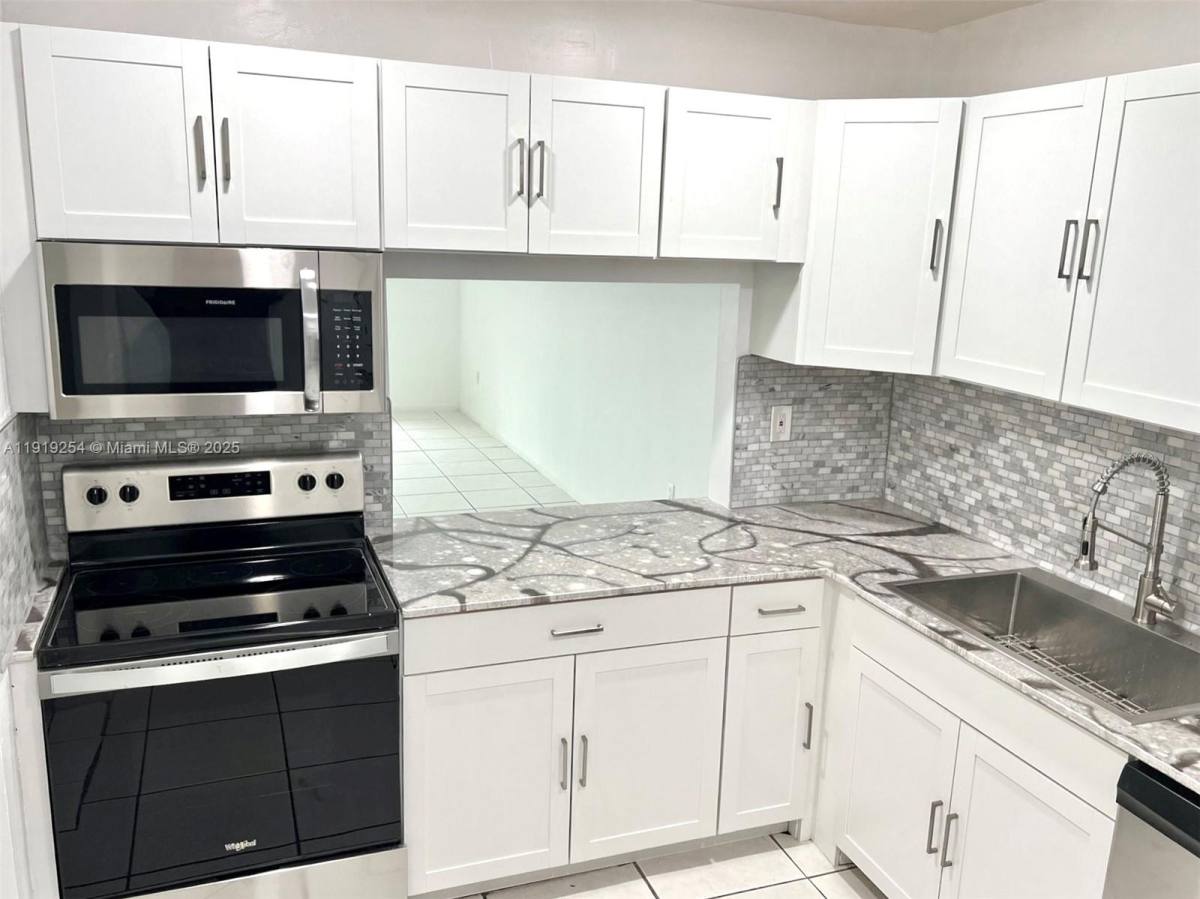Apartment for rent at 18900 NE 3rd Court #531, Miami, FL 33179
