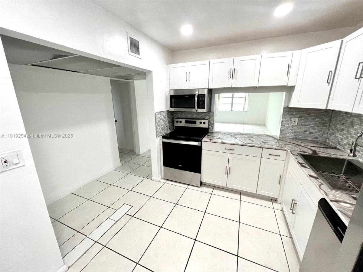 Apartment for rent at 18900 NE 3rd Court #531, Miami, FL 33179